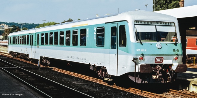 Diesel railcar class 628.4 Digital with Sound<br /><a href='images/pictures/Roco/Roco-72075.jpg' target='_blank'>Full size image</a>
